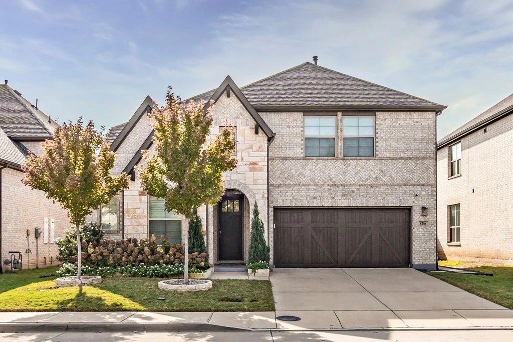 8236 Bristlegrass Way, Dallas