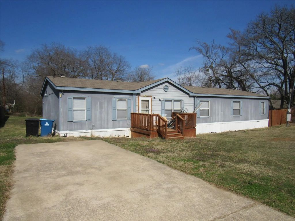 501 W Collins Street, Denison