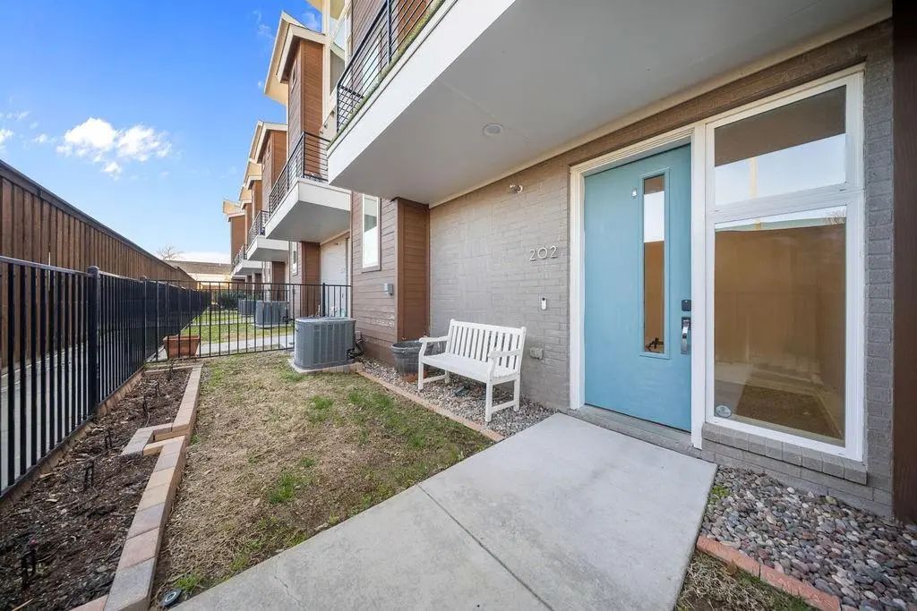 4626 Munger Avenue 202, Dallas