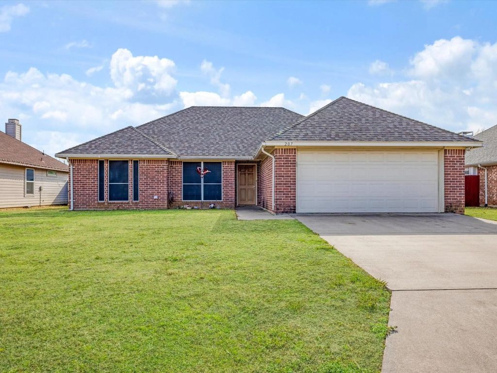 207 Quail Run, Aubrey