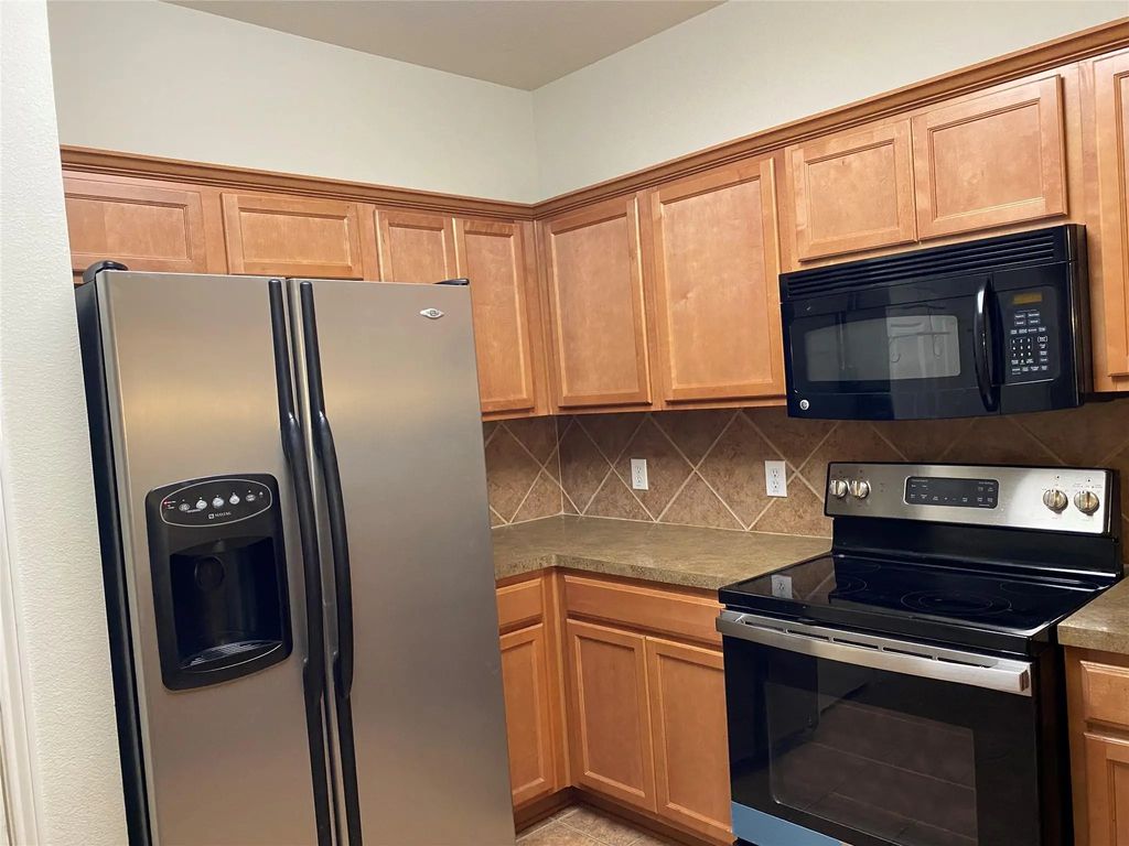2725 Hyde Park Drive, Grand Prairie
