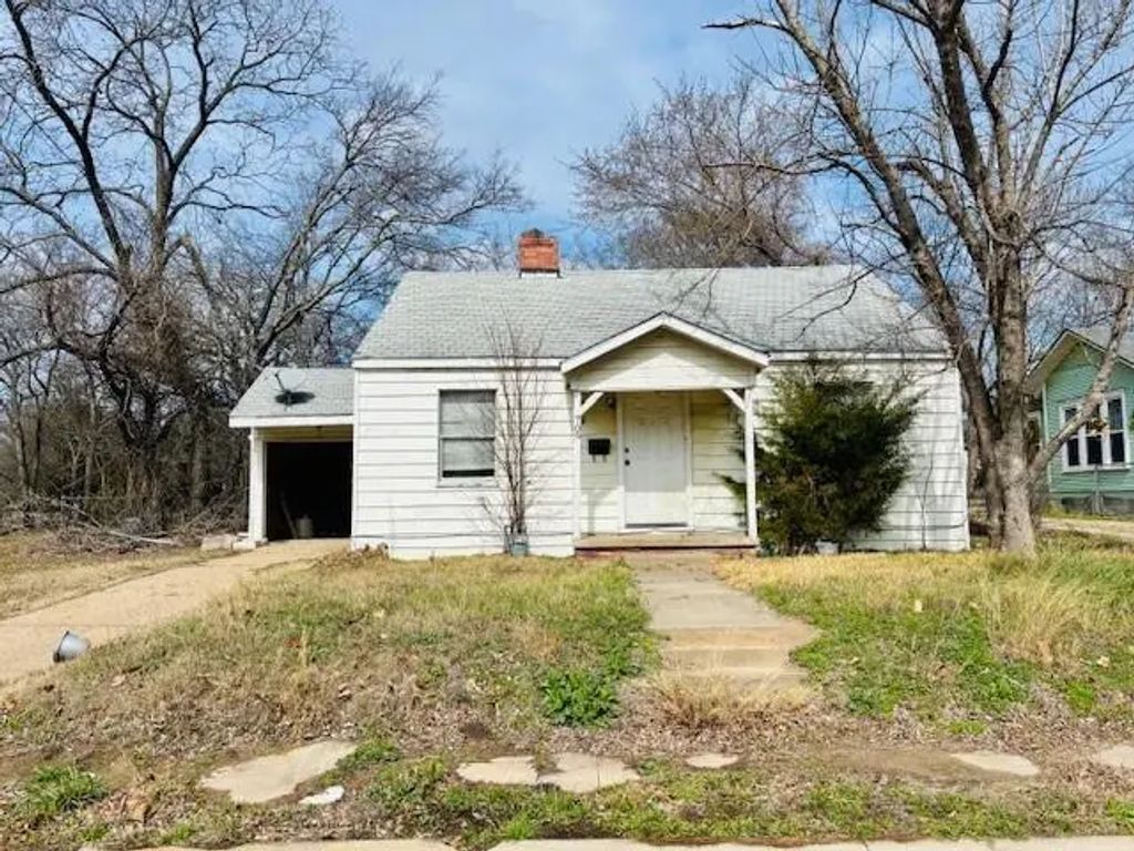 709 Jefferson Street E, Sulphur Springs