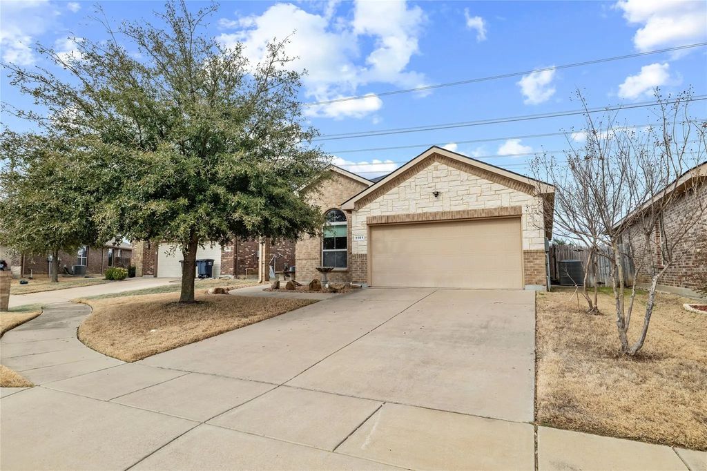 1101 Sierra Blanca Drive, Fort Worth