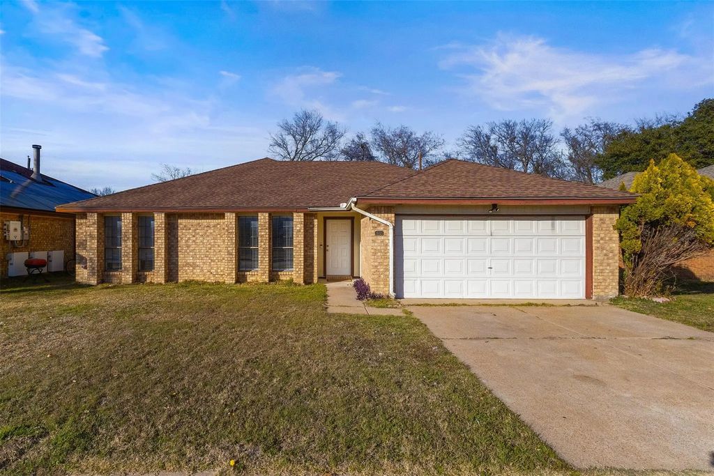 812 Bentle Street, Cedar Hill
