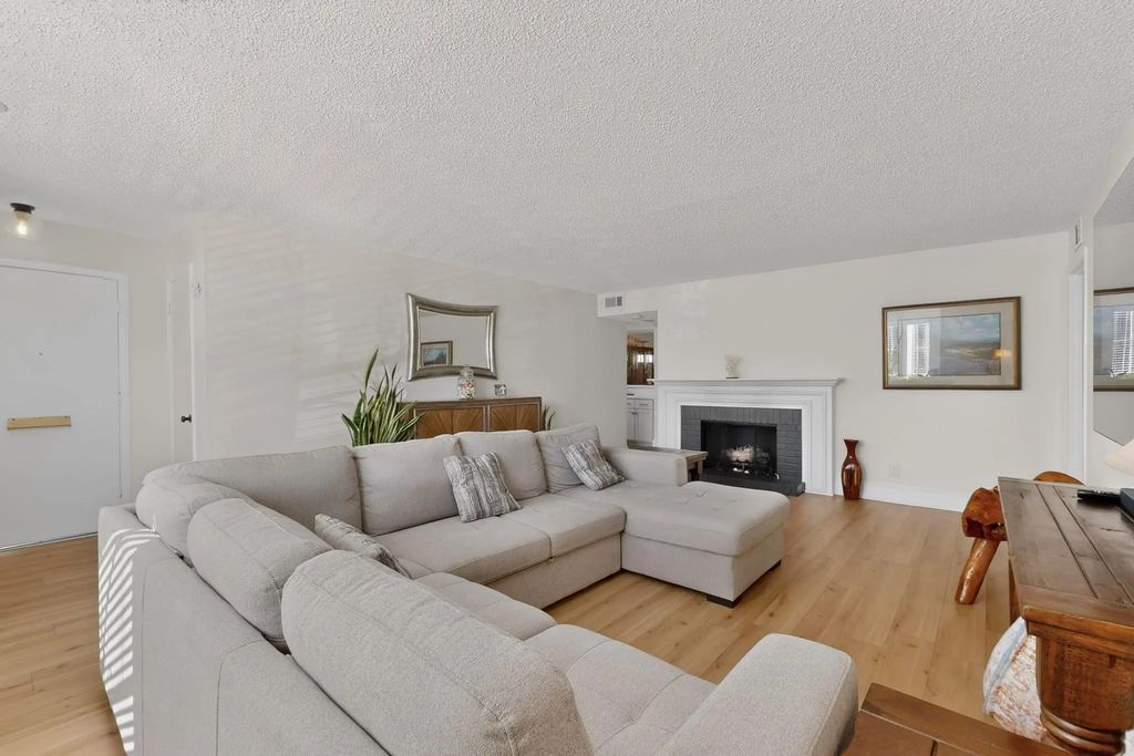 5939 Copperwood Lane 1153, Dallas