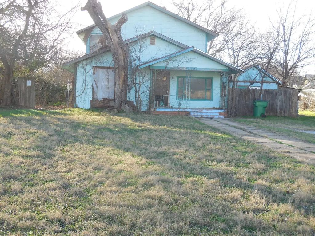 320 N Lamar Street, Eastland