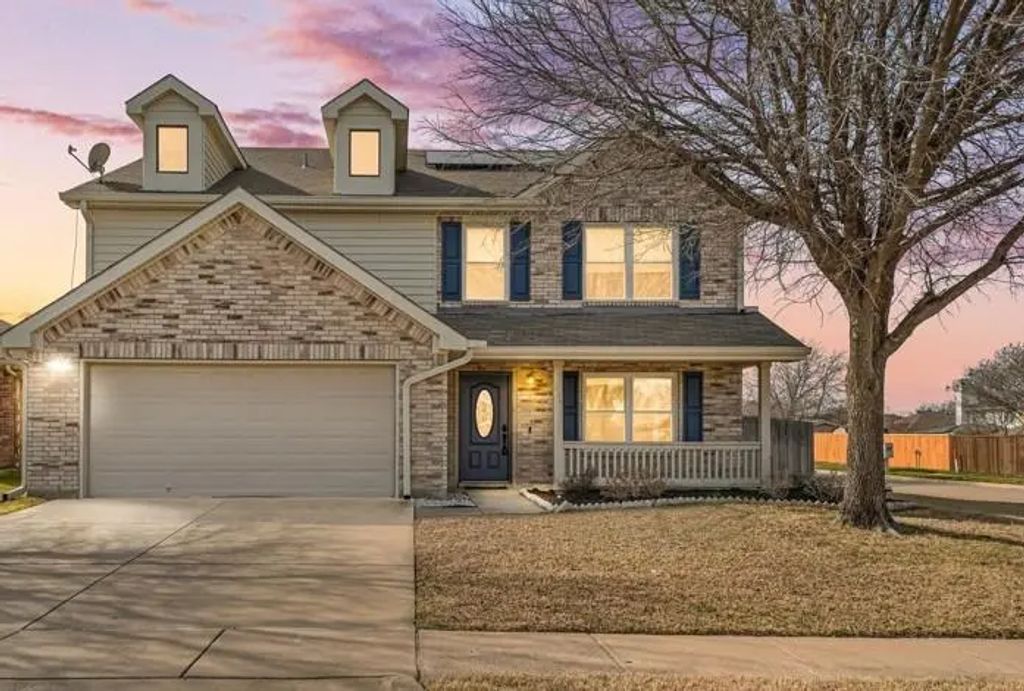 609 Fox Hunt Trail, Fort Worth