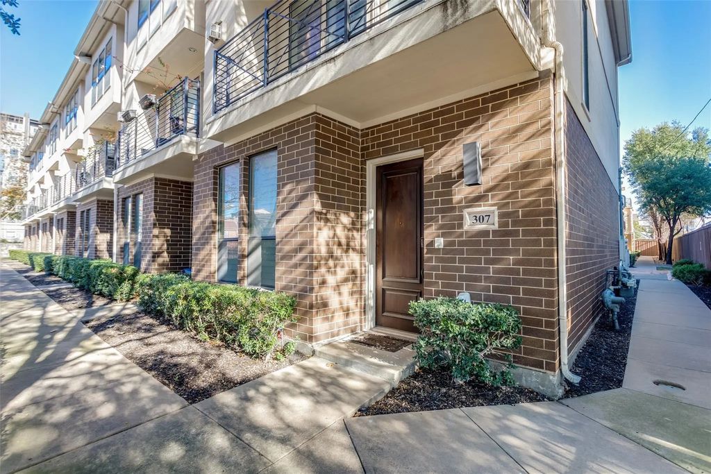 2606 Shelby Avenue 307, Dallas