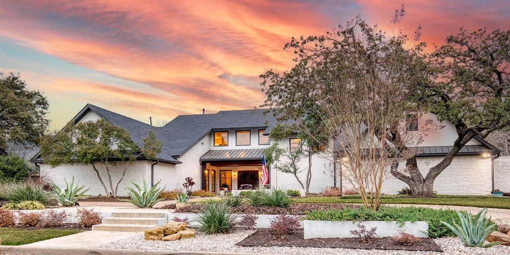5929 Club Oaks Drive, Dallas