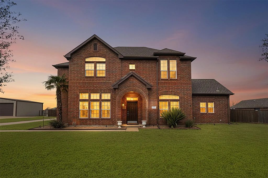 115 Loycie Circle, Waxahachie