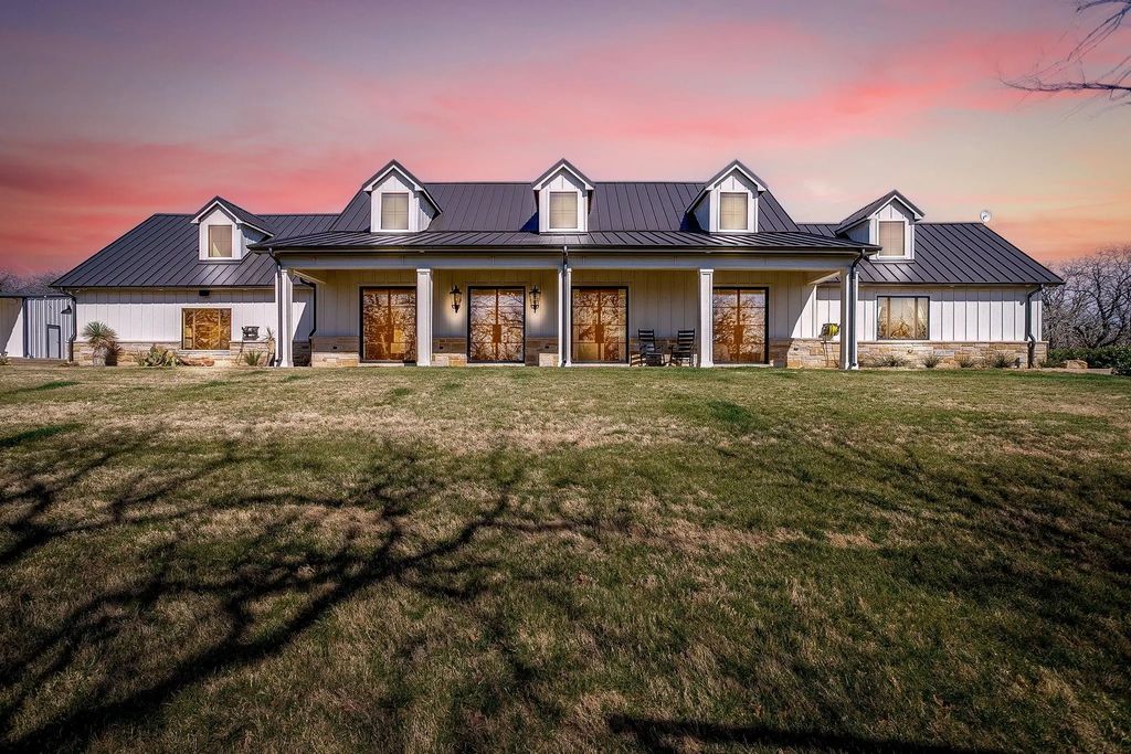 608 County Road 914, Burleson