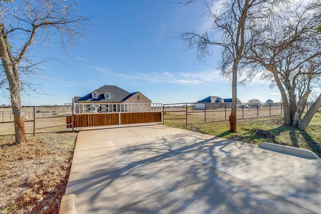 9678 County Road 505, Alvarado