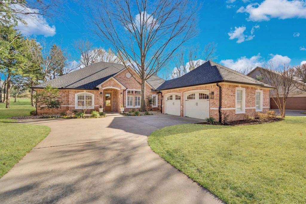 1309 Oak Creek Drive, Ennis