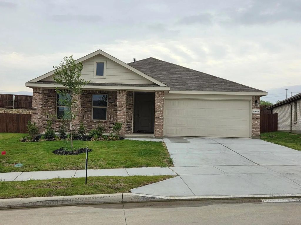 9309 Golden Tree Avenue, Fort Worth