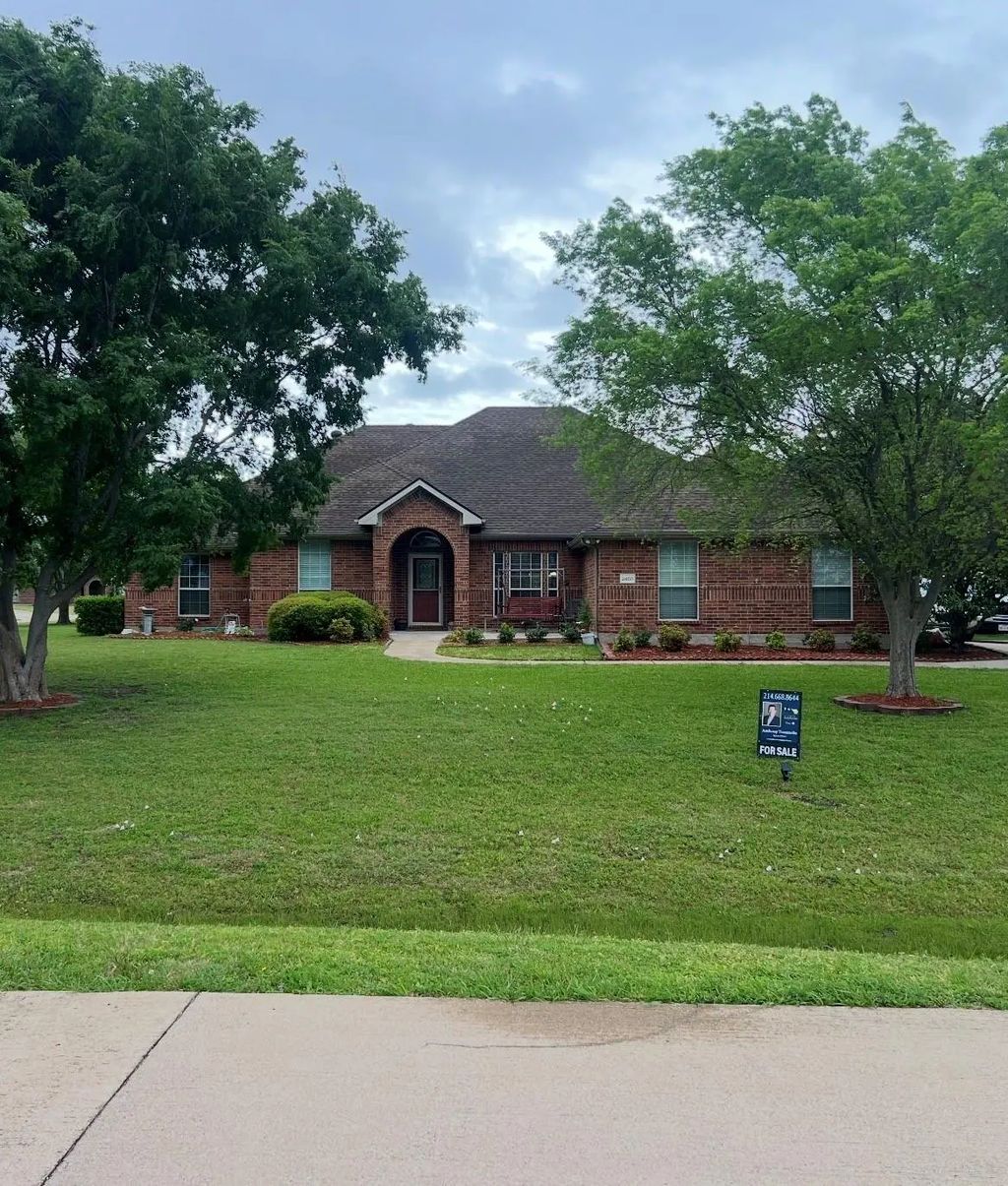 2408 Silver Maple Drive, St. Paul