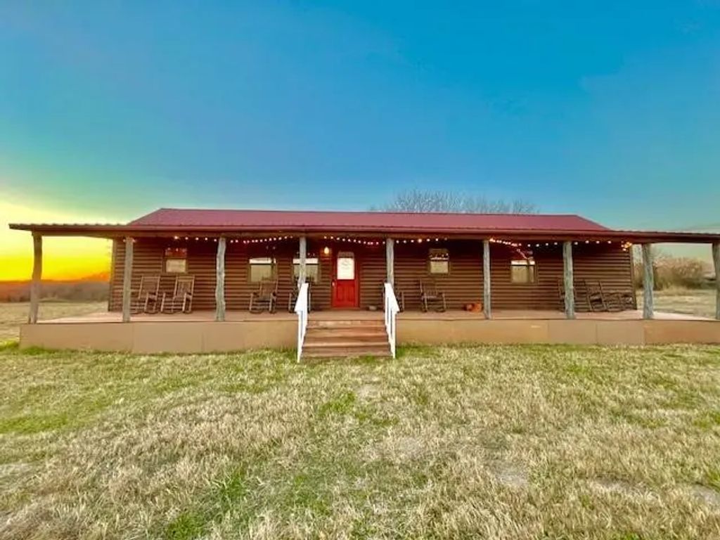 1255 Daniel Road, Weatherford