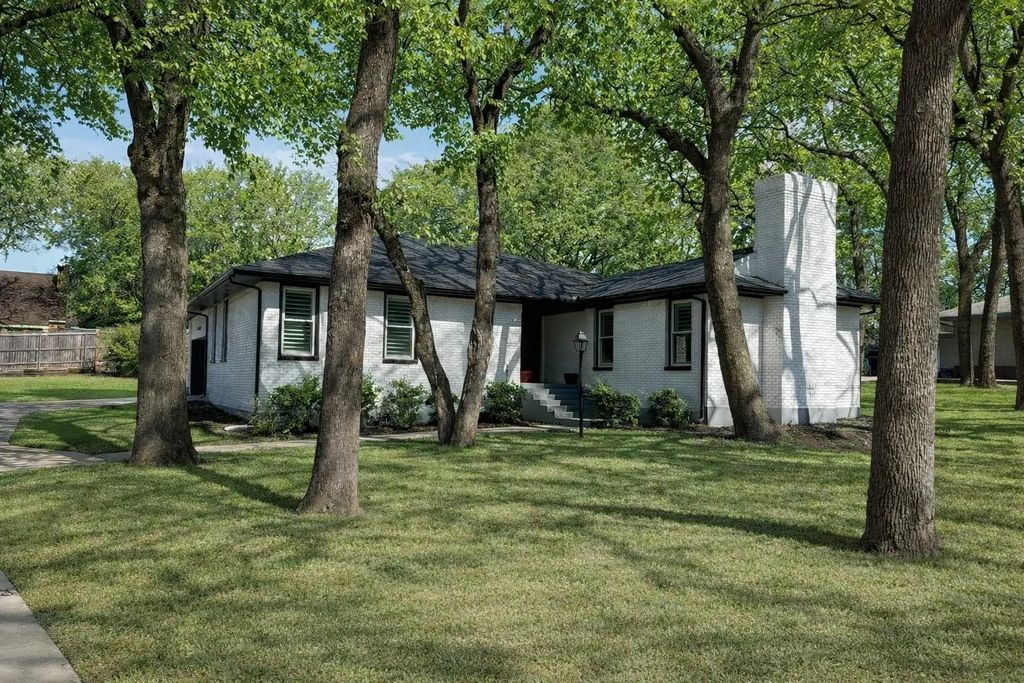509 Ridgecrest Circle, Denton