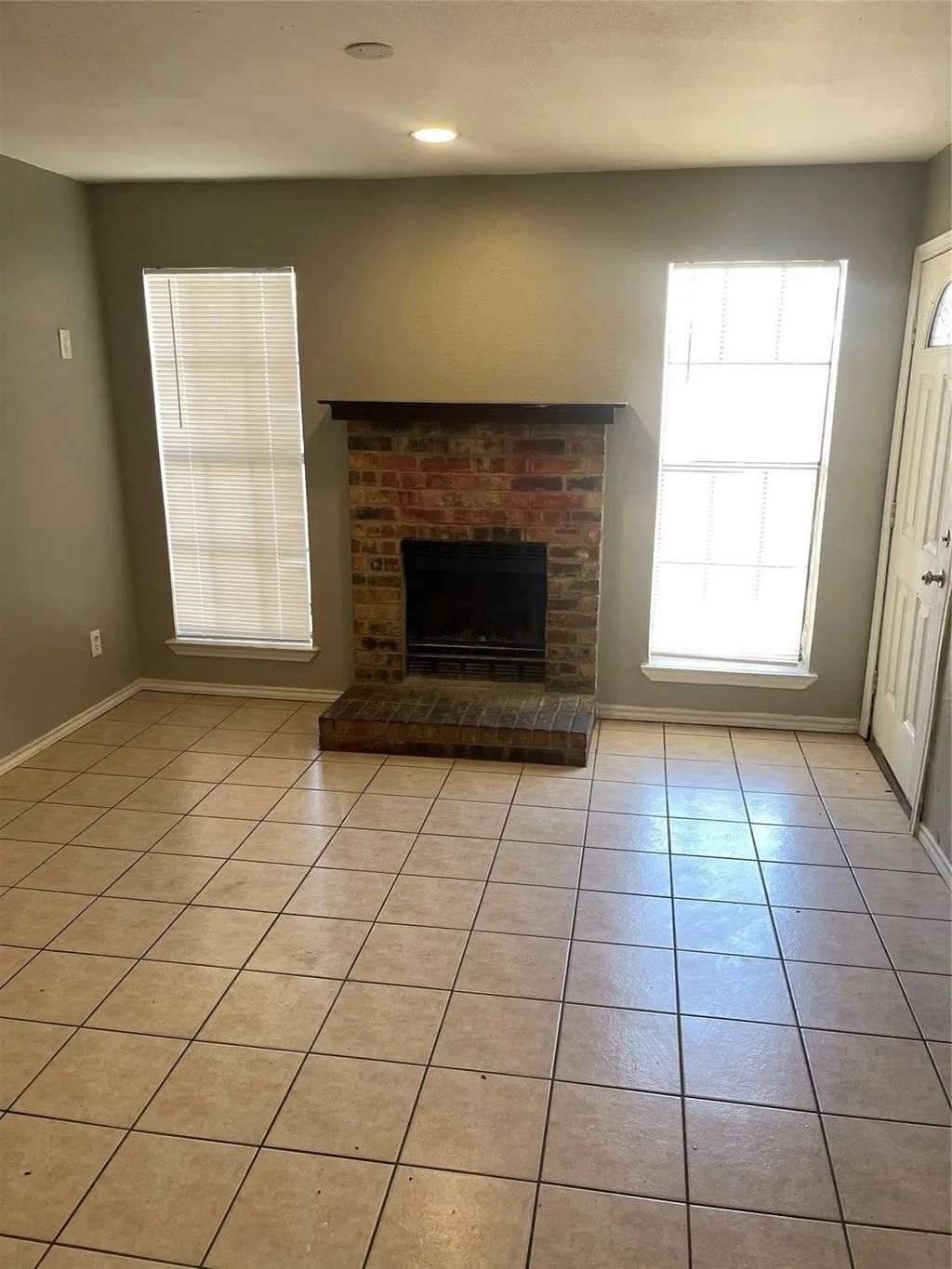 9520 Royal Lane, Dallas