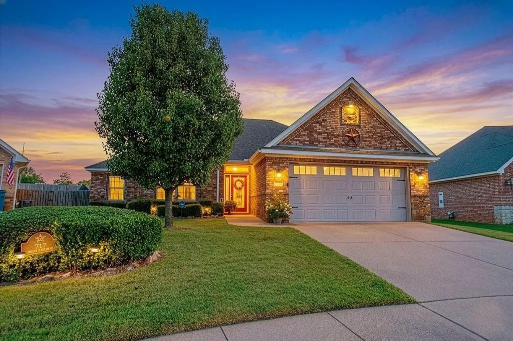 717 White Bear Trail, Lindale