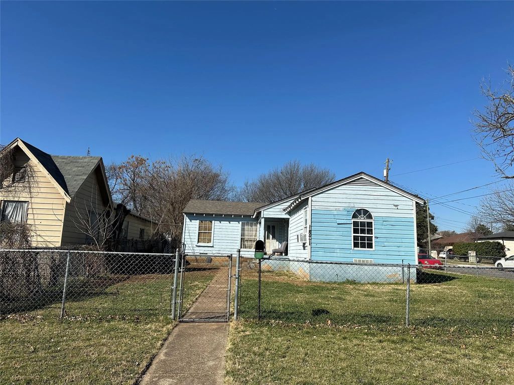 1821 N Winnetka Avenue, Dallas