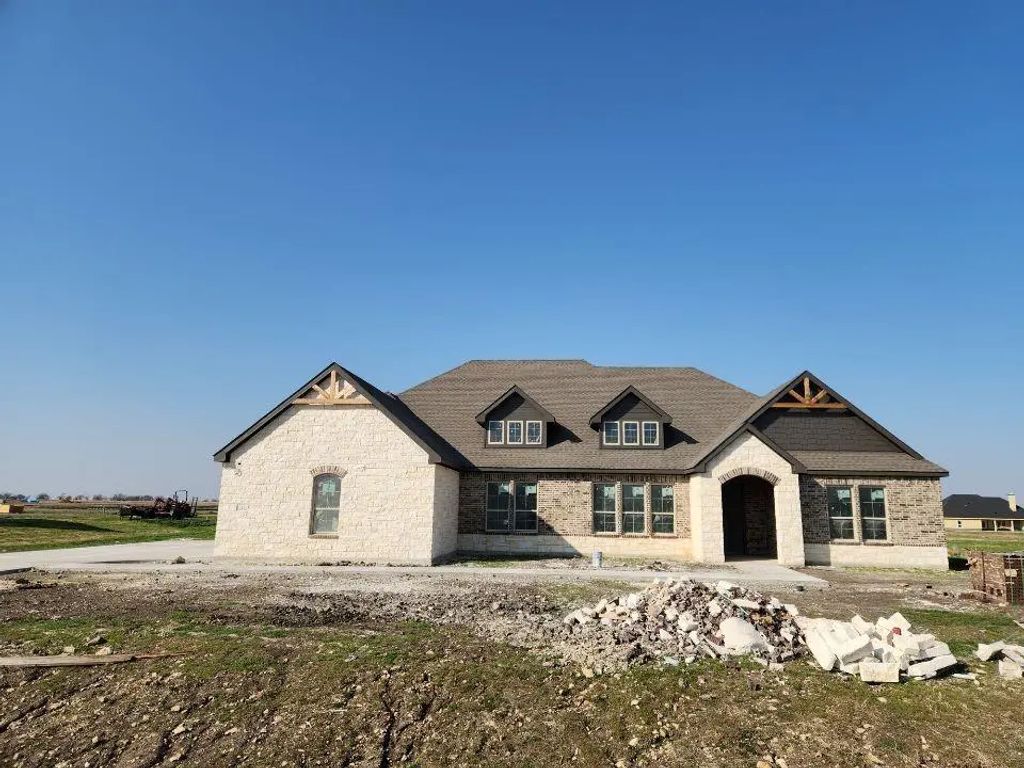 12412 Delta Court, Krum