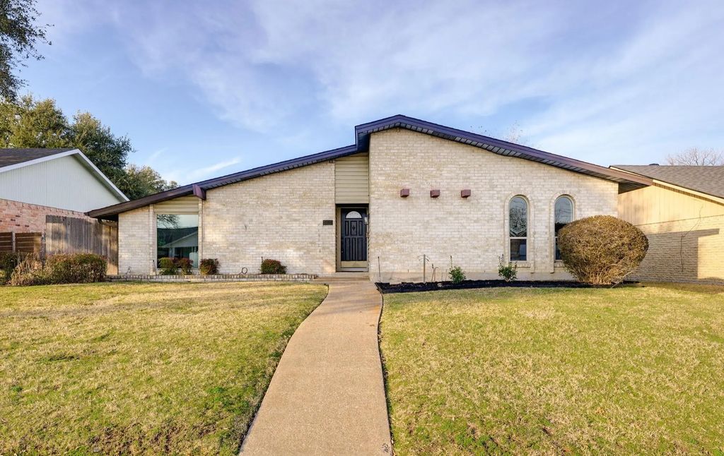 3301 Russwood Lane, Garland