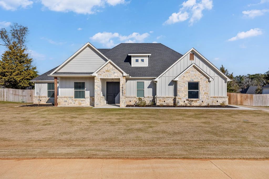 14662 Woodland Creek, Tyler