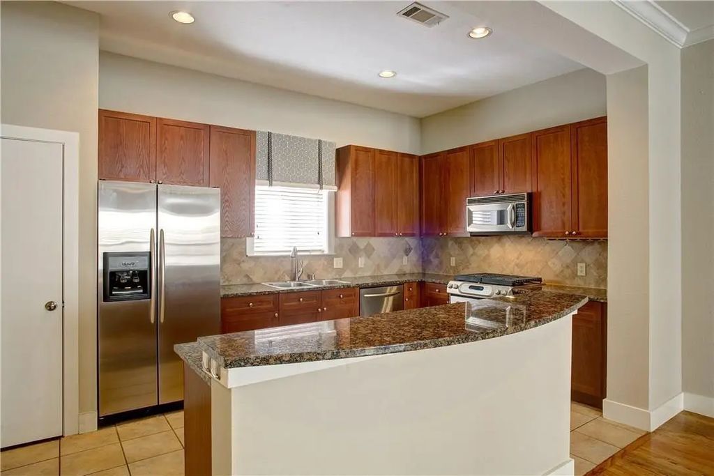 4830 Cedar Springs Road 43, Dallas