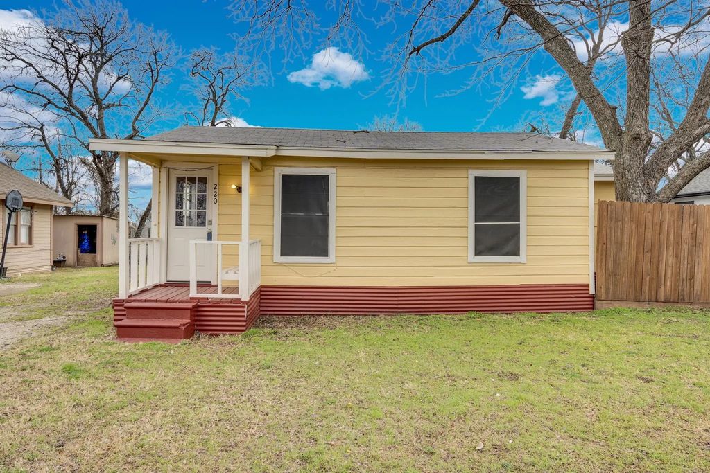 220 N Commerce Street, Burleson
