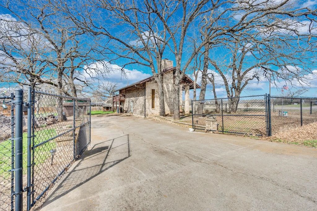 1185 Lakewood Circle, Alvarado