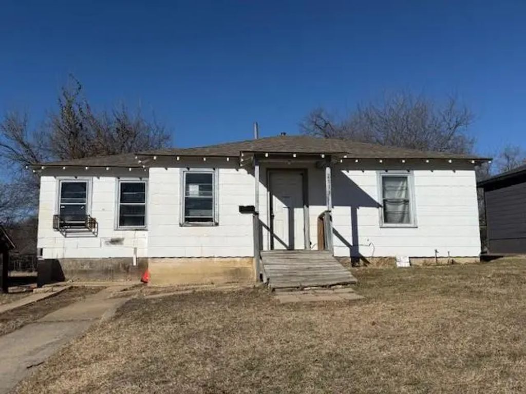 2713 Hanger Avenue, Fort Worth