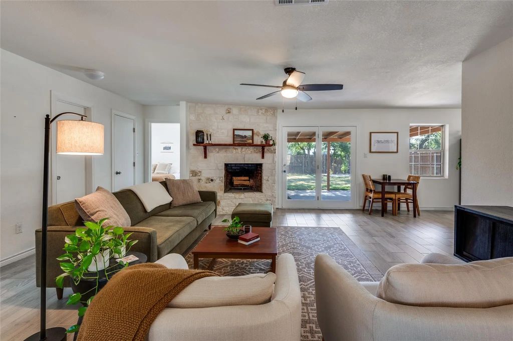 1906 Woodoak Drive, Irving
