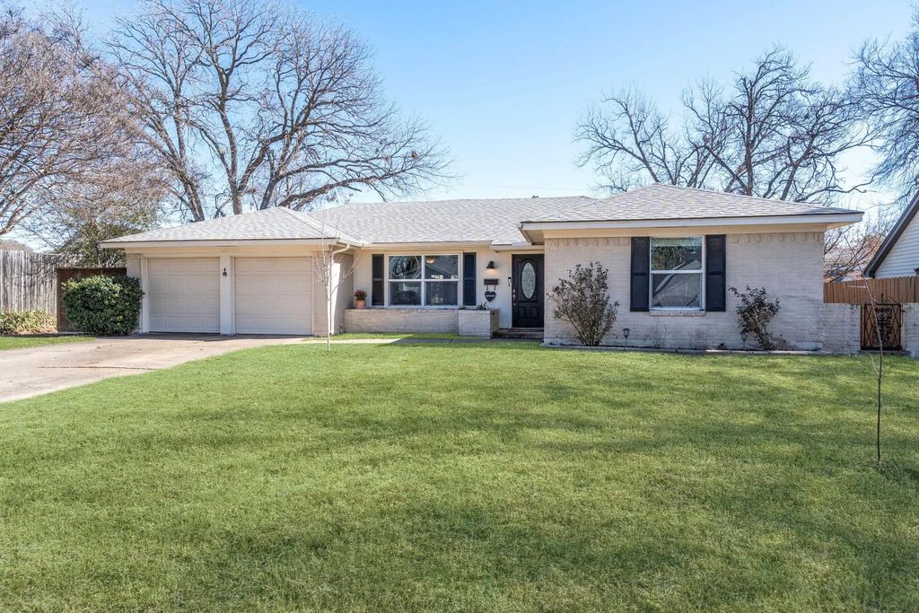 2890 Meadow Port Drive, Farmers Branch