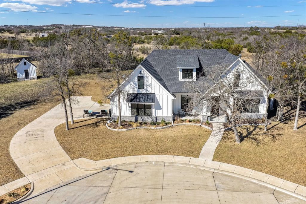 108 Red Eagle Court, Weatherford