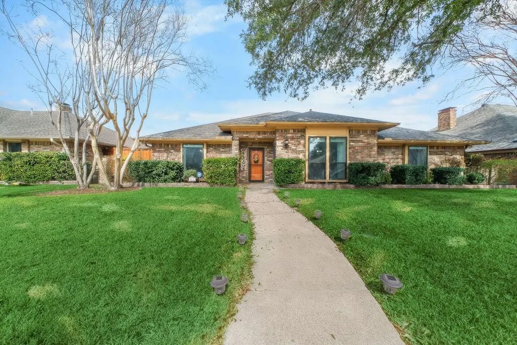 9727 Amberley Drive, Dallas