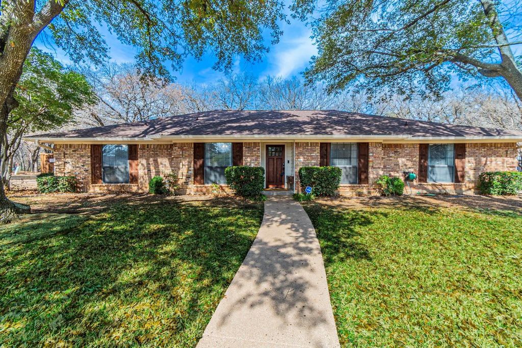 18007 Saddlehorn Lane, Mansfield