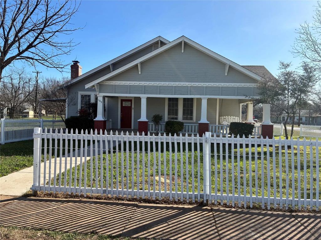 109 S West Street, Bangs