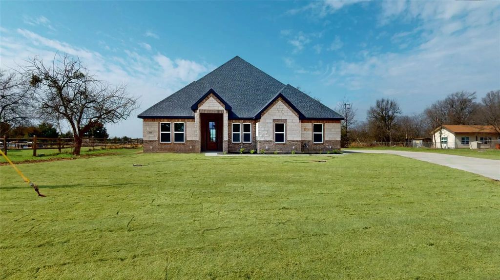 692 County Road 4109, Greenville