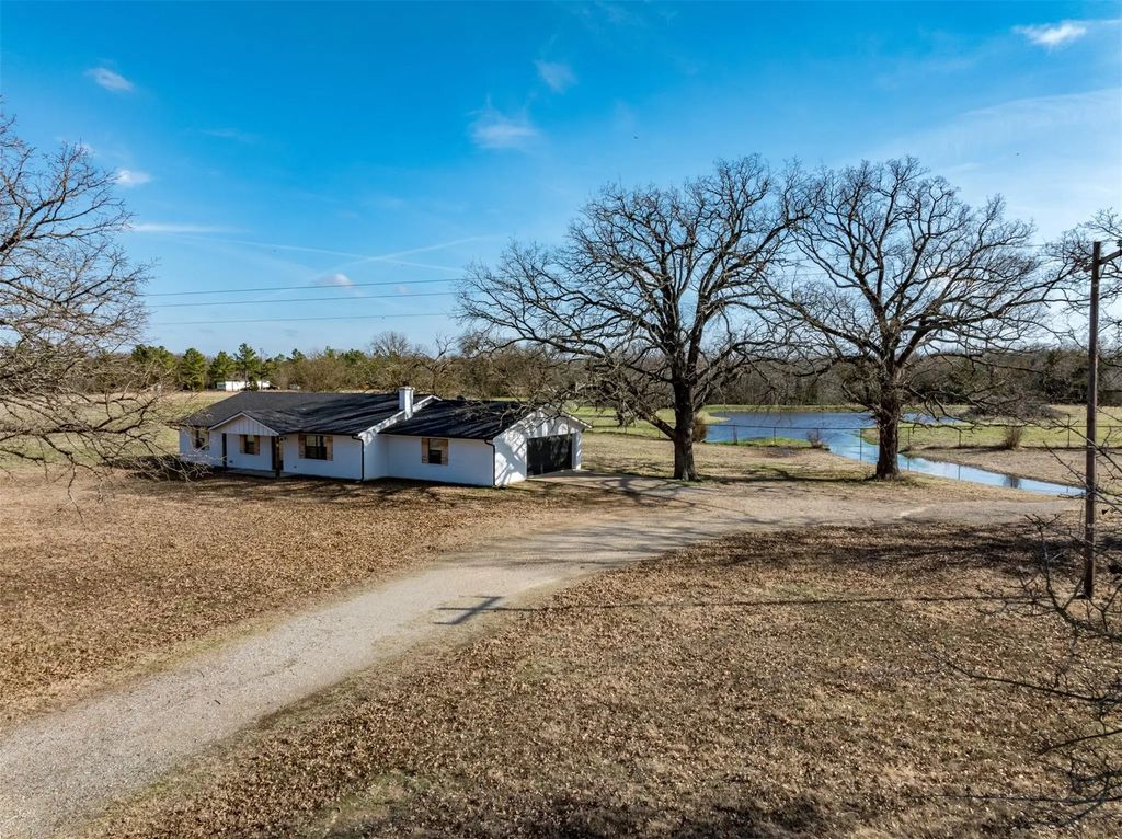11311 Farm Road 197, Arthur City