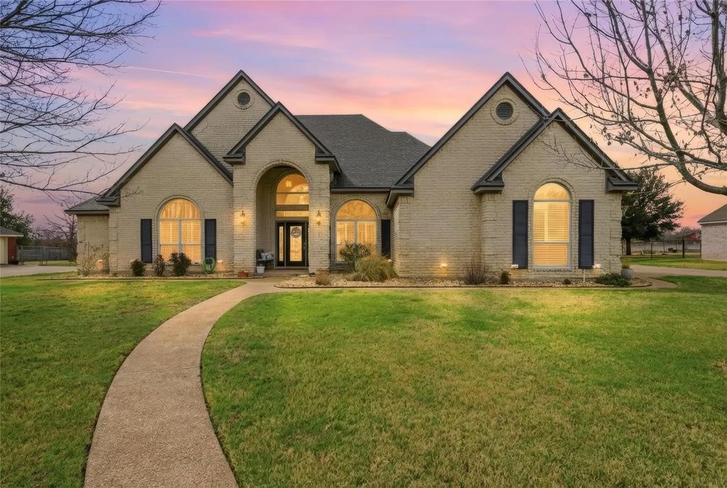 613 Remington Park Drive, Robinson