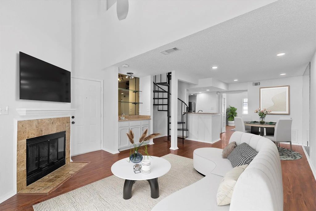5590 Spring Valley Road C206, Dallas