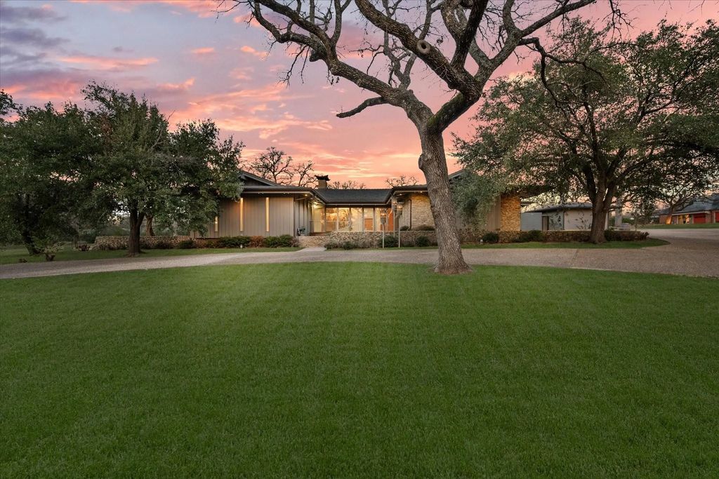 1313 Governors Drive, Corsicana
