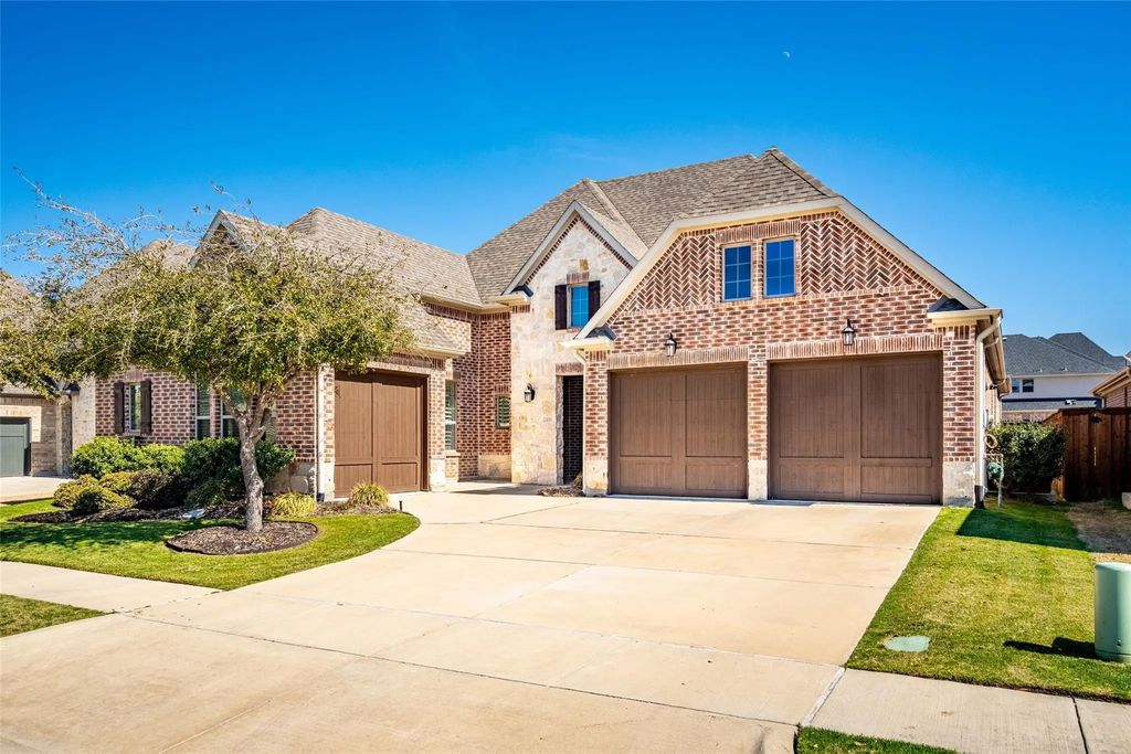 7605 Windsor, The Colony