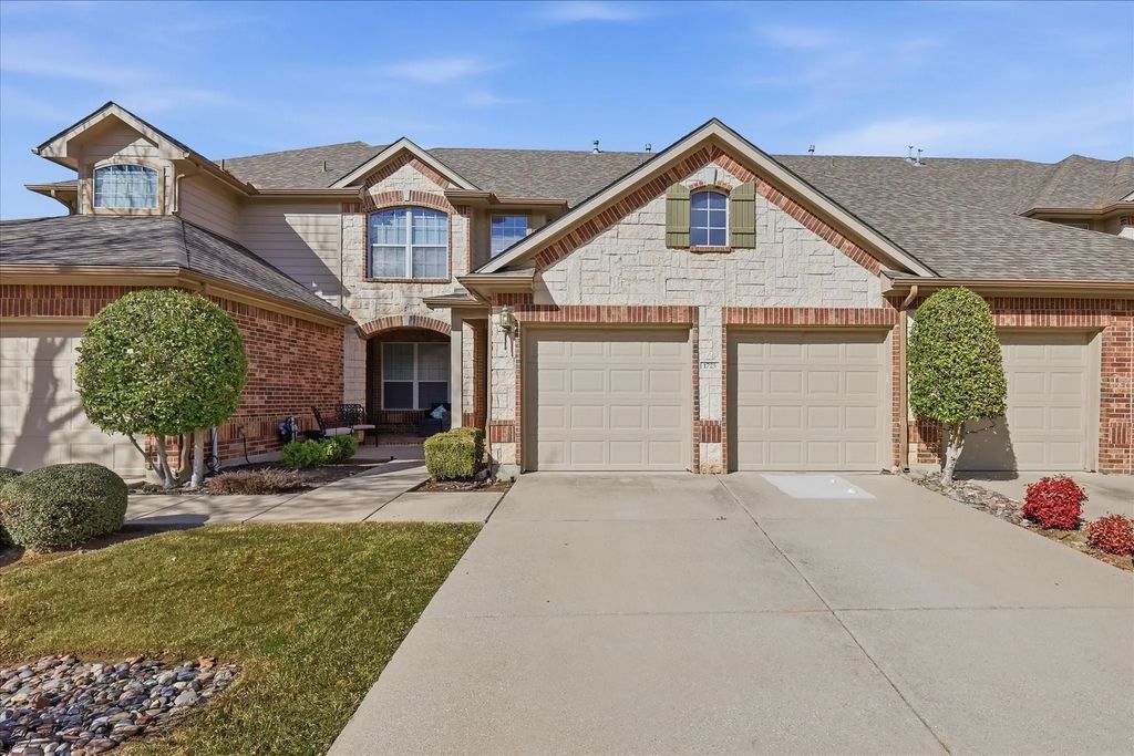 1725 Brookview Drive, Carrollton