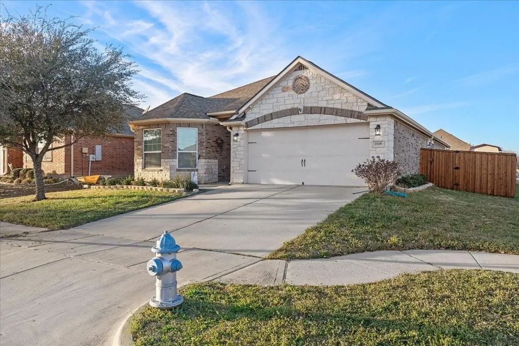 2529 Spring Meadows Drive, Denton