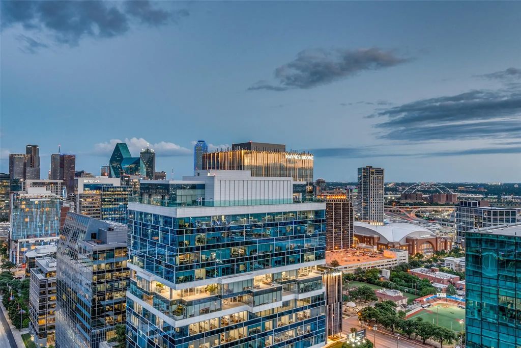 2900 Mckinnon Street 2704, Dallas