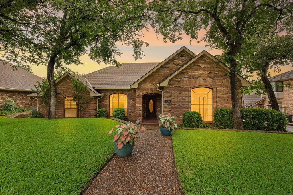 3121 Oakdale Drive, Hurst