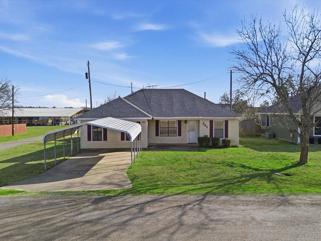 701 S College Street, Celeste