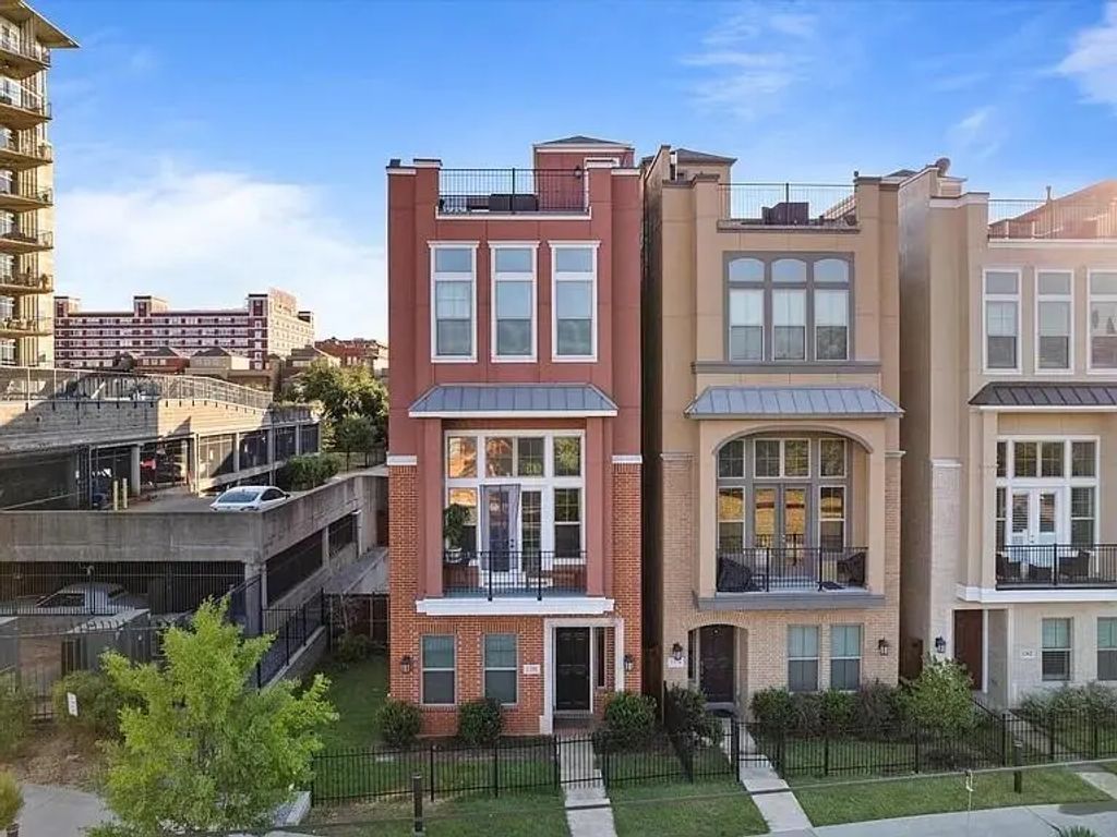 1390 Arch Place, Dallas