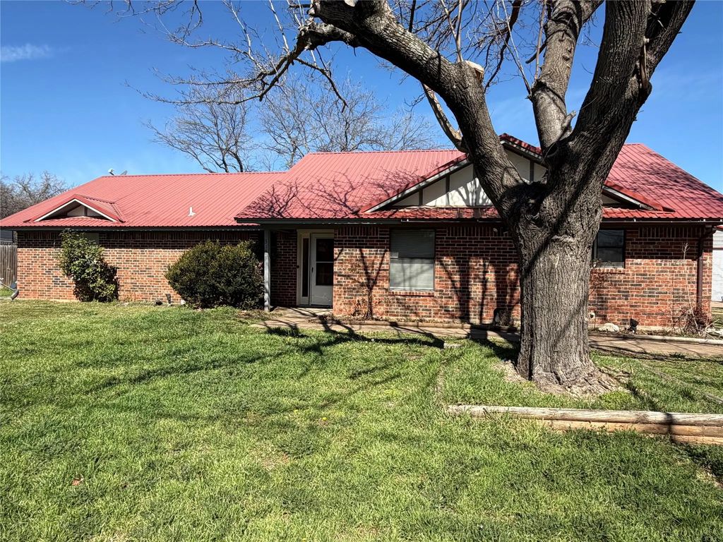 314 W 5th Street, Springtown